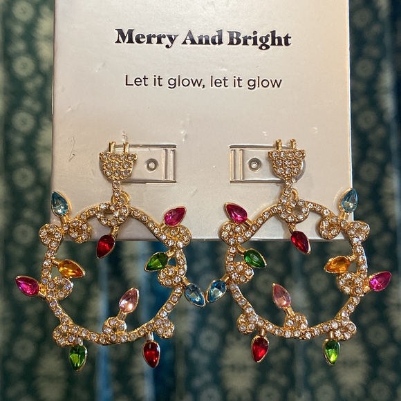 SUGARFIX BaubleBar Merry and Bright
Wreath Lights Earrings Christmas NWT - Picture 5 of 7